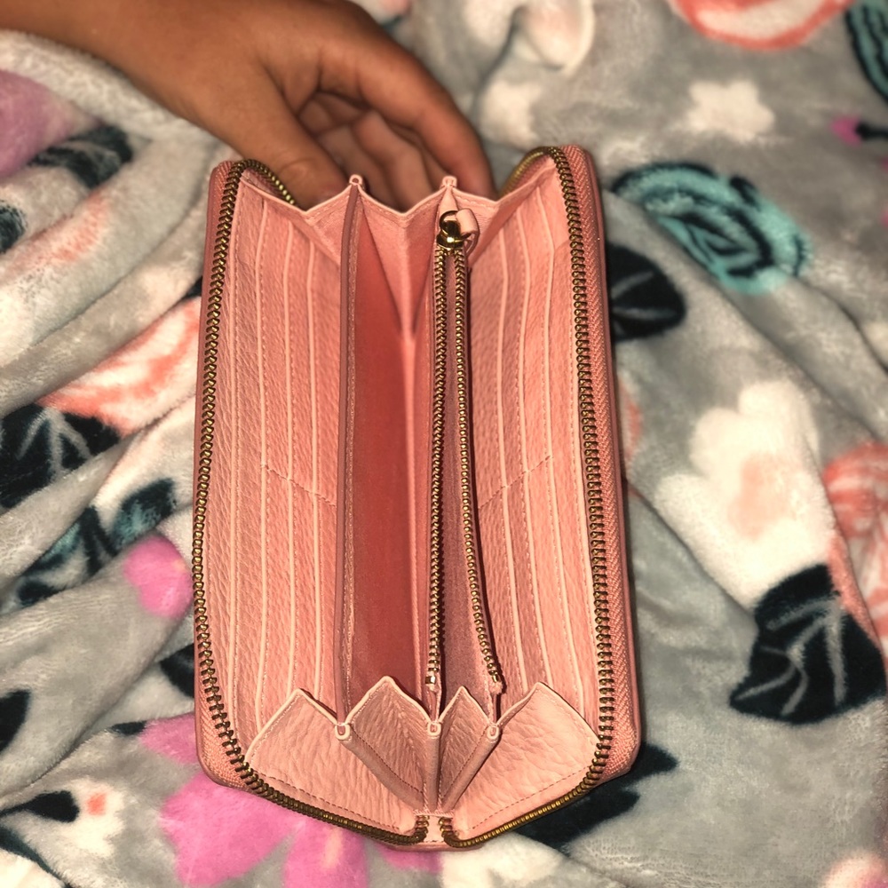 light pink fossil wallet